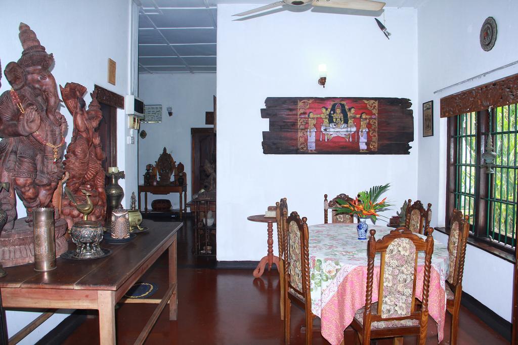 Traditional Kandyan House Exterior photo